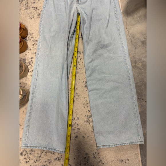 Abercrombie Curve Love The Loose High-Rise Jeans - Picture 8 of 9